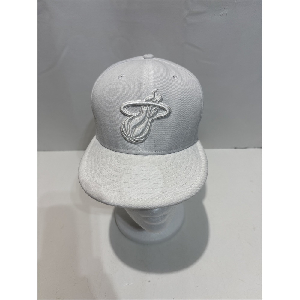 Miami Heat New Era Heat Logo Bone White NBA 9Fifty SnapBack